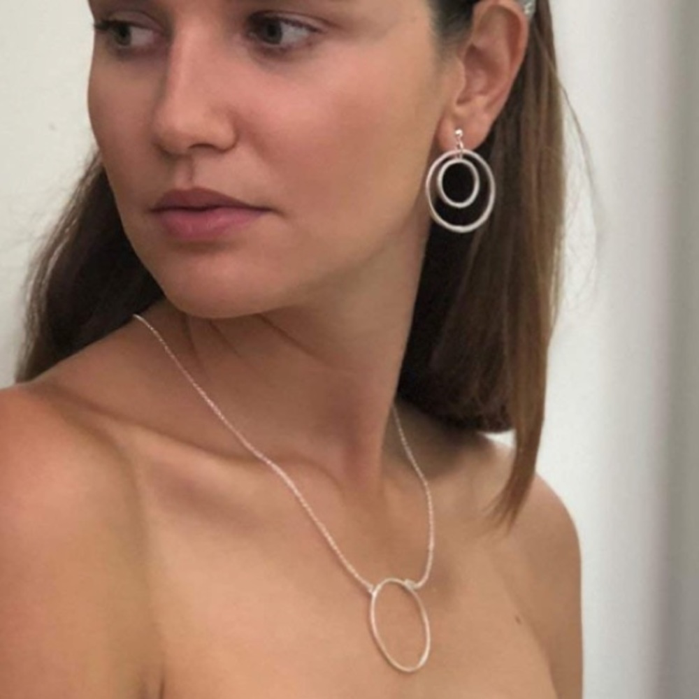 Dainty silver circle statement necklace